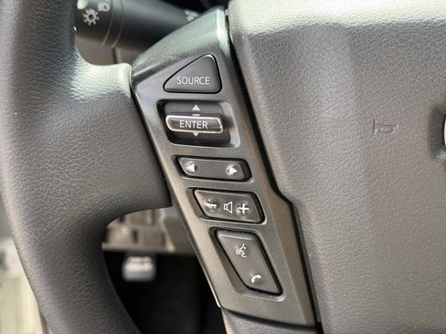 Used 2024 Nissan Frontier SV w/ Technology Package image 17