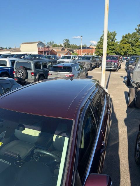 Used 2021 Ford Edge Titanium AWD/4WD image 17