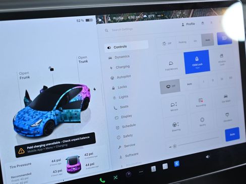 Used 2023 Tesla Model 3 Performance image 15