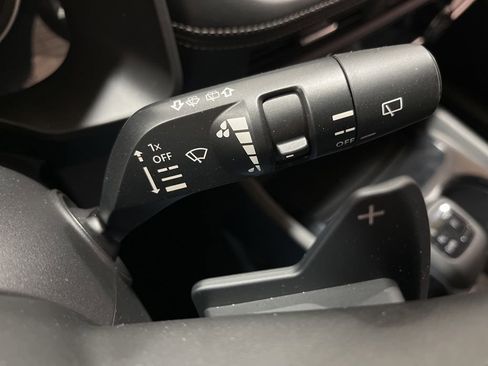 Used 2023 Nissan Rogue SV AWD/4WD image 23