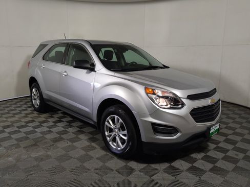 Used 2017 Chevrolet Equinox LS AWD/4WD image 13