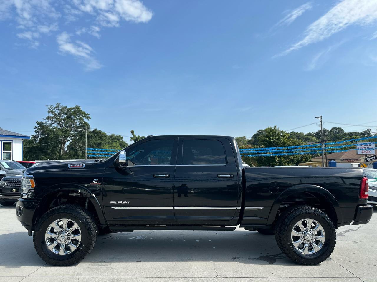 Used 2022 RAM 2500 Limited AWD/4WD image 4