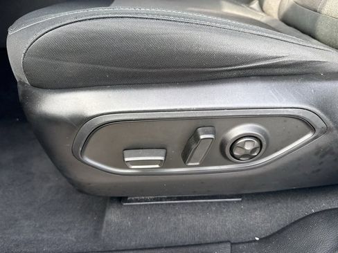 Used 2024 Jeep Grand Cherokee L Laredo w/ Luxury Tech Group I image 17