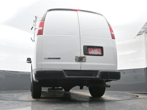 Used 2019 Chevrolet Express 3500 w/ Driver Convenience Package image 22