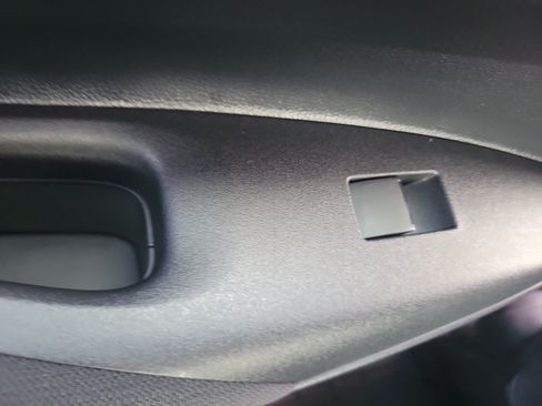 Used 2025 Toyota Corolla LE FWD image 13