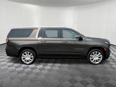 Used 2021 Chevrolet Suburban High Country w/ Premium Package AWD/4WD image 7