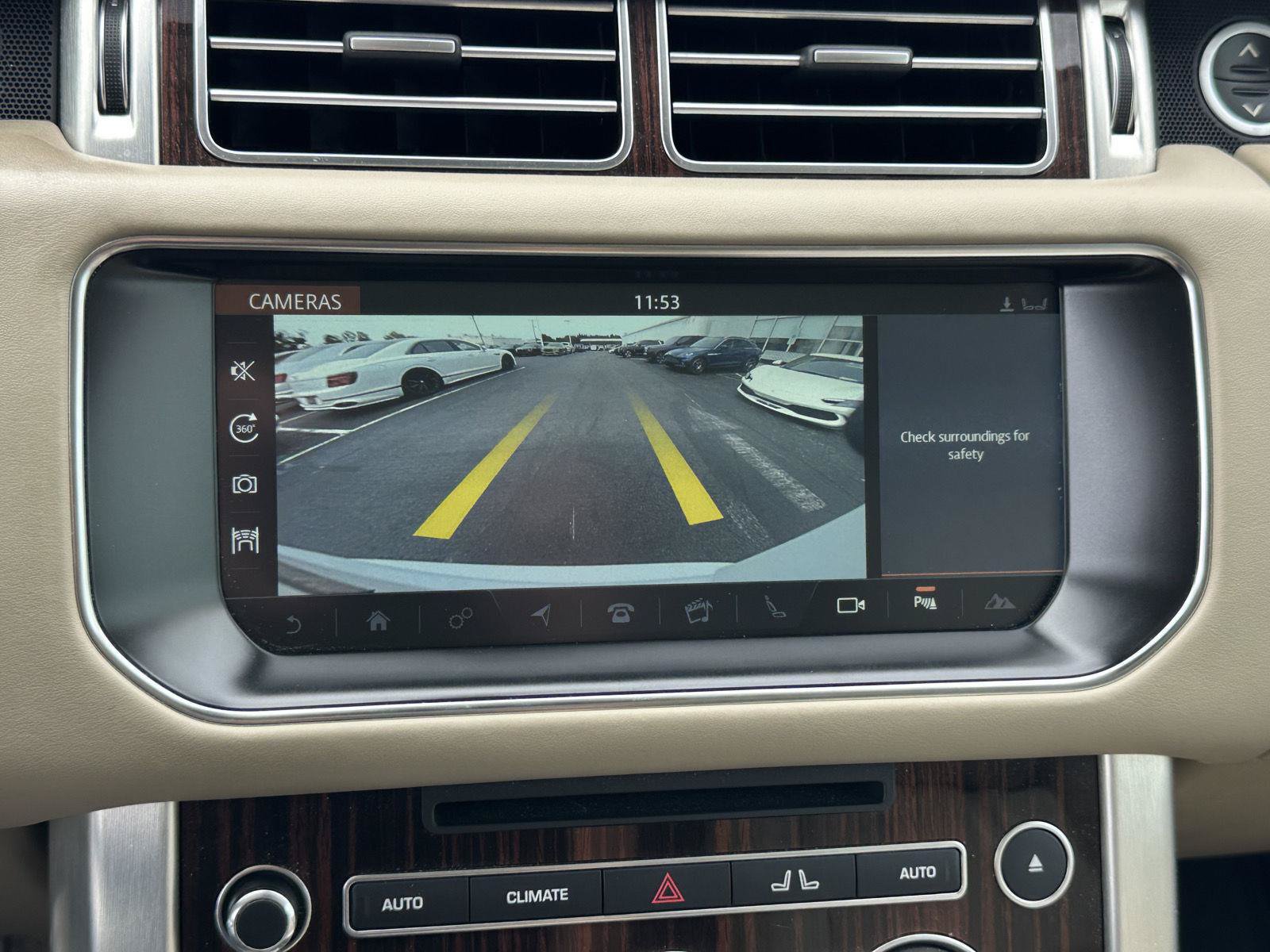 Used 2017 Land Rover Range Rover Supercharged AWD/4WD image 32