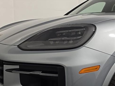 Certified 2025 Porsche Cayenne Coupe AWD/4WD image 12