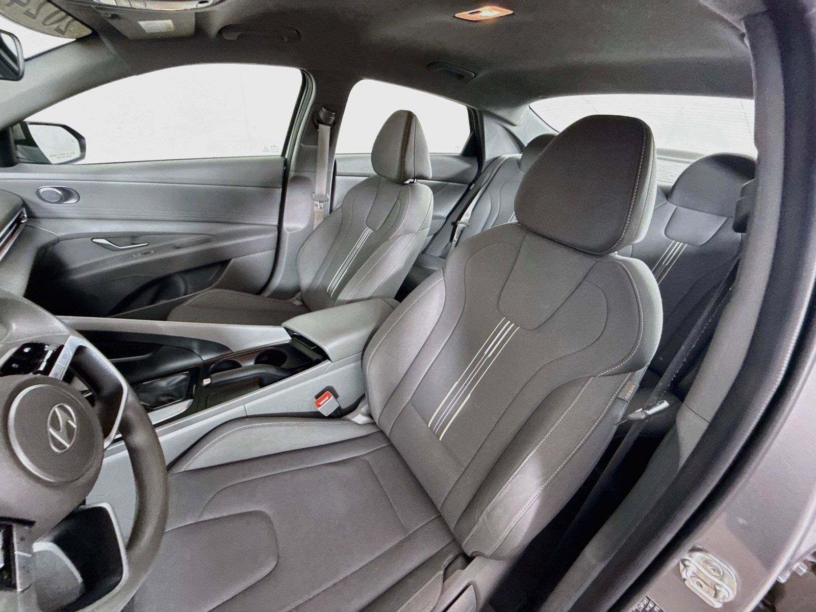 Used 2024 Hyundai Elantra SEL FWD image 5