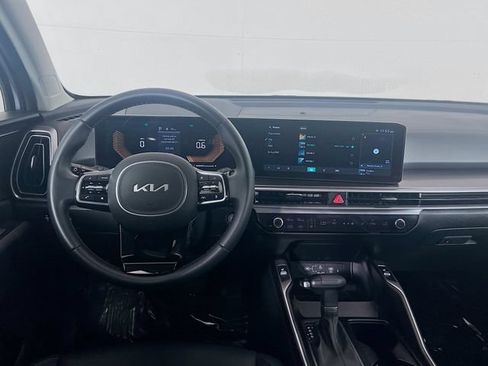 Used 2025 Kia Sorento S FWD image 18