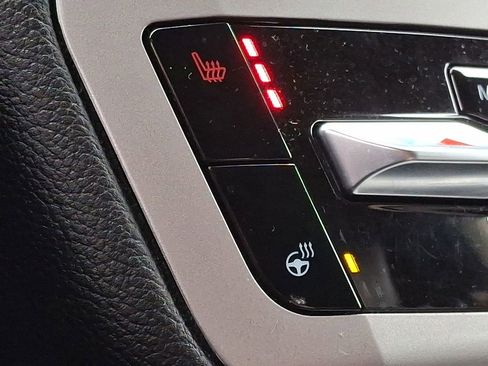 Used 2022 Ford Explorer XLT w/ Equipment Group 202A image 26