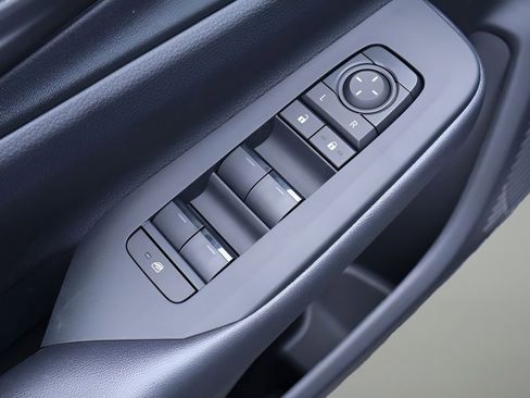 New 2026 Toyota Prius Plug-In Hybrid image 10