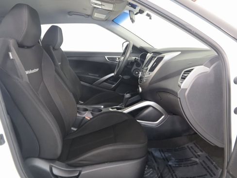 Used 2016 Hyundai Veloster w/ Option Group 02 image 10