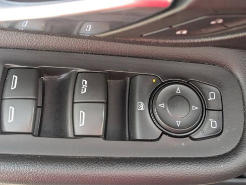 Used 2024 GMC Terrain SLT FWD image 12