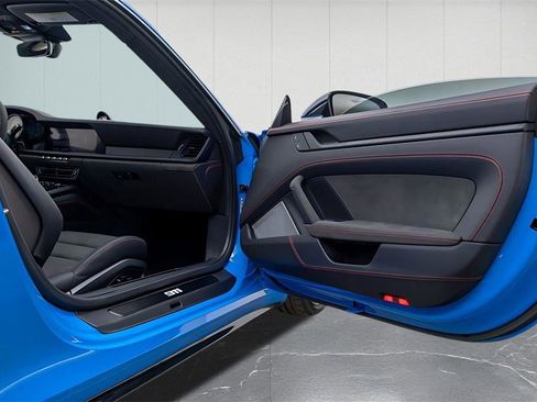 Used 2022 Porsche 911 Carrera 4 GTS image 31