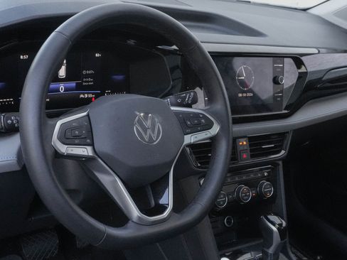 Used 2024 Volkswagen Taos SE FWD image 10