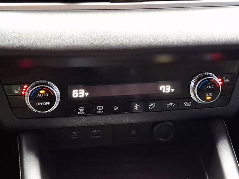 Used 2022 Mitsubishi Outlander SE image 15