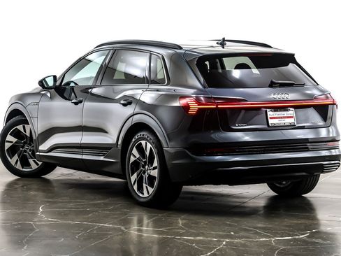 Used 2022 Audi e-tron Premium w/ Convenience Plus Package image 13