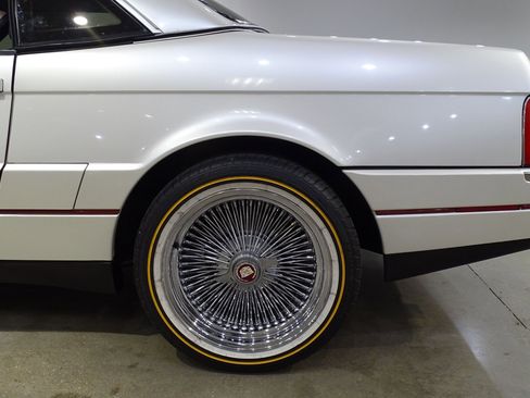 Used 1991 Cadillac Allante FWD image 31