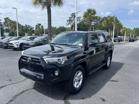 Used 2024 Toyota 4Runner SR5 Premium w/ Moonroof Package RWD image 5