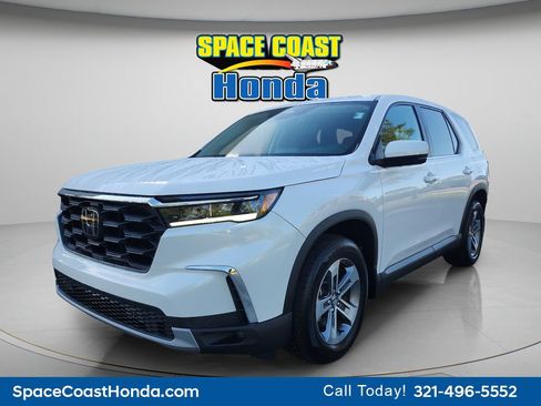 Certified 2025 Honda Pilot EX-L image 10