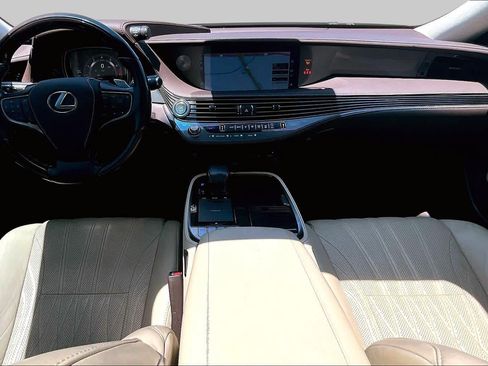 Used 2018 Lexus LS 500 w/ Luxury Package RWD image 14