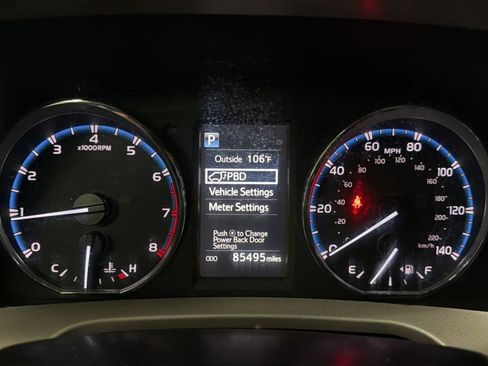 Used 2016 Toyota RAV4 XLE AWD/4WD image 11