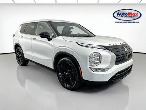 Used 2024 Mitsubishi Outlander SE Black Edition AWD/4WD image 1