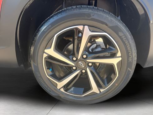 Used 2023 Chevrolet TrailBlazer RS w/ Sun and Liftgate Package FWD image 12