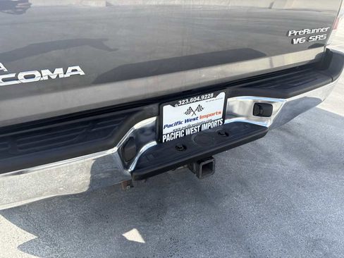 Used 2010 Toyota Tacoma PreRunner image 14