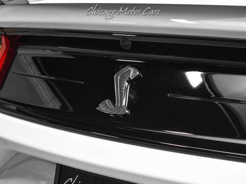 Used 2022 Ford Mustang Shelby GT500 w/ Carbon Fiber Track Pack RWD image 41