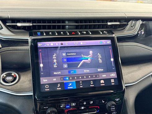 Used 2022 Jeep Grand Cherokee Limited 4xe w/ Luxury Tech Group II image 21