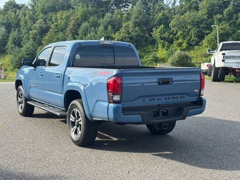 Used 2019 Toyota Tacoma TRD Sport AWD/4WD image 5