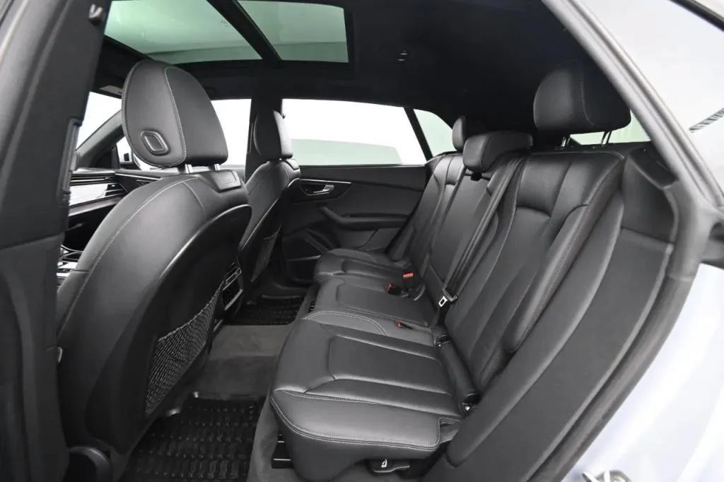 Used 2019 Audi Q8 Prestige AWD/4WD image 42