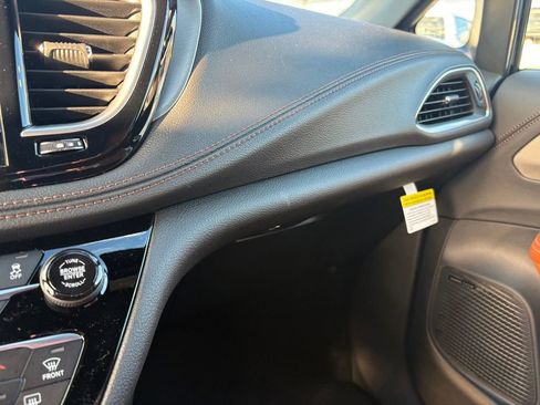 New 2026 Chrysler Pacifica Pinnacle w/ Trailer Tow Group image 30