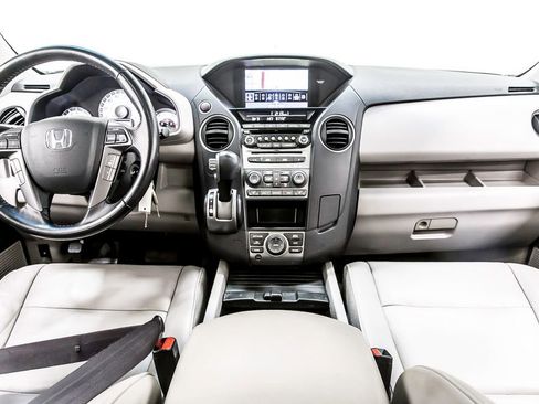 Used 2014 Honda Pilot Touring image 17