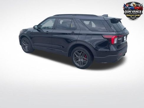 Used 2025 Ford Explorer ST-Line w/ ST-Line Street Pack AWD/4WD image 3