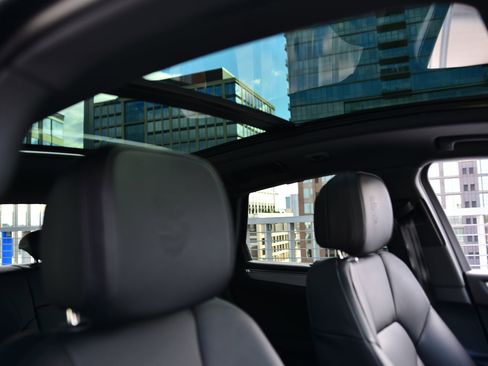 Certified 2026 Porsche Macan AWD/4WD image 20