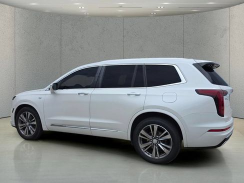 Used 2021 Cadillac XT6 Premium Luxury FWD image 8