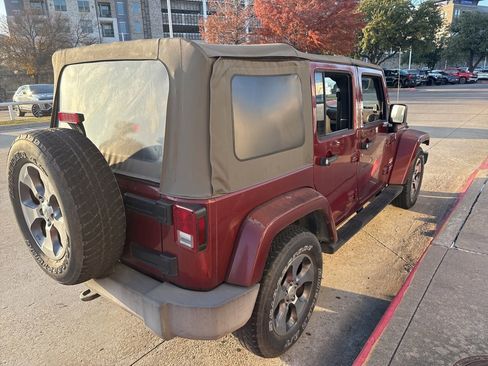 Used 2007 Jeep Wrangler Unlimited Sahara w/ Dual Top Group image 8