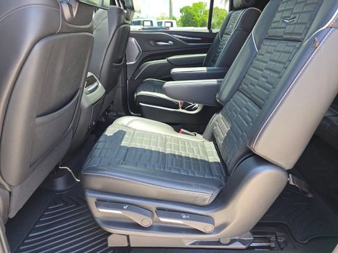 Used 2022 Cadillac Escalade ESV Sport Platinum w/ LPO, ONYX Package RWD image 24