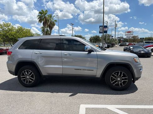 Used 2018 Jeep Grand Cherokee Limited AWD/4WD image 8