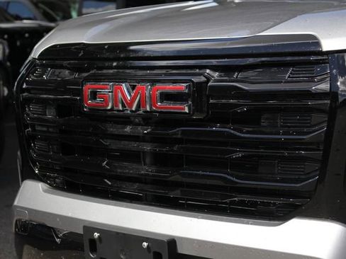 Certified 2025 GMC Terrain Elevation w/ Technology Package II image 3