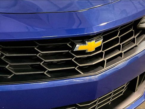 Used 2020 Chevrolet Camaro LT image 24
