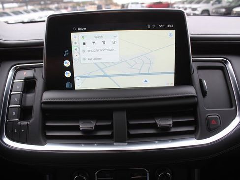 Used 2022 Chevrolet Suburban Z71 image 28