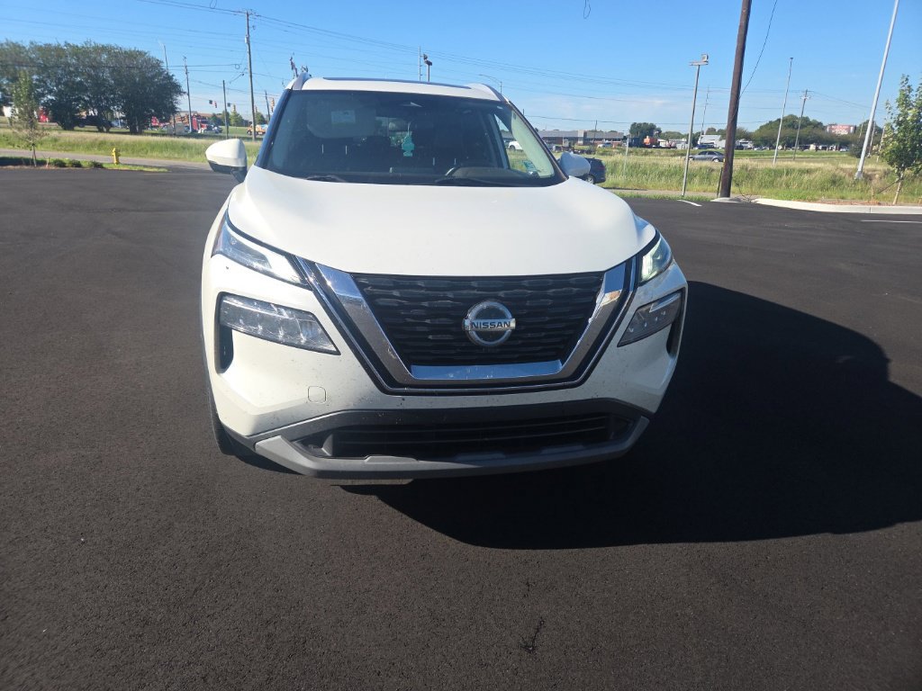 Used 2021 Nissan Rogue SV w/ Premium Package FWD image 2