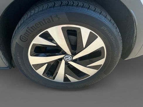 Used 2023 Volkswagen ID.4 Pro AWD/4WD image 14