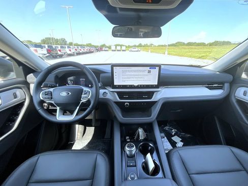 New 2026 Ford Explorer Active w/ Active Comfort Package AWD/4WD image 12