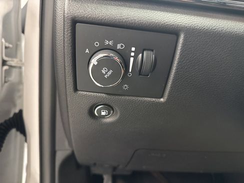 Used 2020 Jeep Grand Cherokee Summit w/ Skid Plate Group image 10