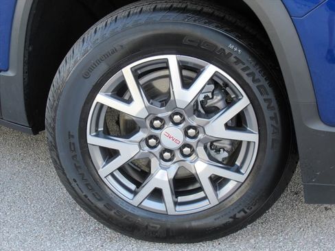 Used 2023 GMC Acadia SLT w/ Preferred Package image 7